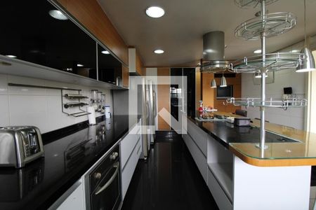 Casa de condomínio à venda com 700m², 5 quartos e 5 vagas