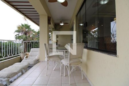 Casa de condomínio à venda com 700m², 5 quartos e 5 vagas