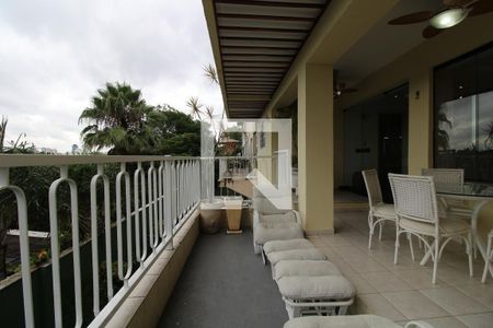 Casa de condomínio à venda com 700m², 5 quartos e 5 vagas