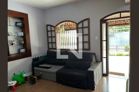 Casa à venda com 3 quartos, 220m² em Grajaú, Belo Horizonte