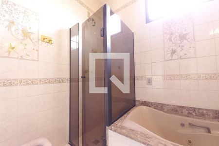 Apartamento à venda com 150m², 4 quartos e 2 vagas Apartamento à venda com 150m², 4 quartos e 2 vagasBanheiro da Suíte