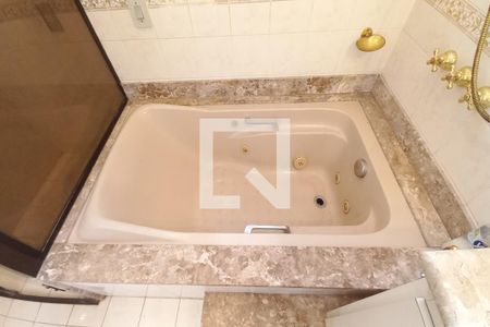 Apartamento à venda com 150m², 4 quartos e 2 vagas Apartamento à venda com 150m², 4 quartos e 2 vagasDetalhe do Banheiro da Suite