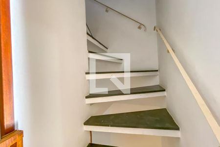 Escada Sótão de casa à venda com 2 quartos, 177m² em Santa Terezinha, São Bernardo do Campo