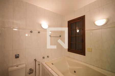 Casa à venda com 1m², 4 quartos e 2 vagasBanheiro suíte 2