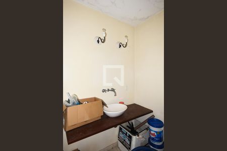 Casa à venda com 1m², 4 quartos e 2 vagasBanheiro suíte 1