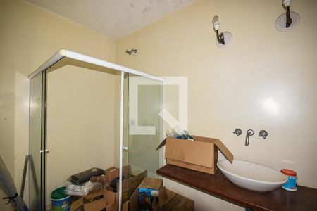 Casa à venda com 1m², 4 quartos e 2 vagasBanheiro suíte 1