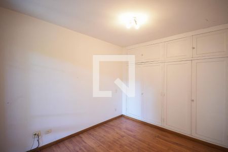 Casa à venda com 1m², 4 quartos e 2 vagasQuarto 1