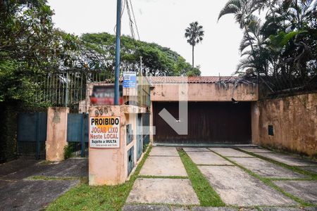 Casa à venda com 1m², 4 quartos e 2 vagasFachada