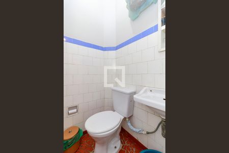 Casa à venda com 166m², 2 quartos e 1 vagaBanheiro de Serviço