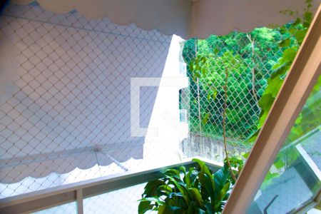 Sala vista  de apartamento à venda com 2 quartos, 113m² em Leblon, Rio de Janeiro