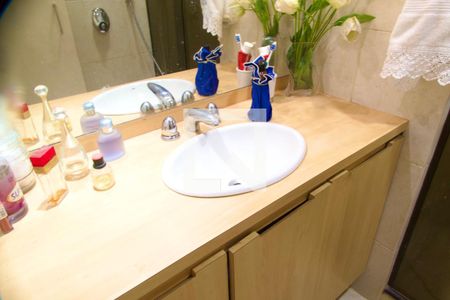 Apartamento à venda com 113m², 2 quartos e 1 vagaSuíte banheiro 