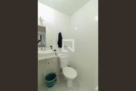 Banheiro de apartamento para alugar com 1 quarto, 35m² em Partenon, Porto Alegre