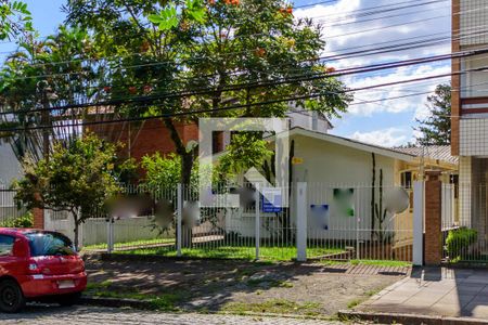 Casa para alugar com 205m², 4 quartos e 3 vagasFachada