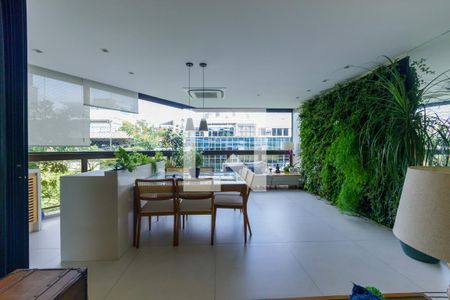 Varanda de apartamento à venda com 2 quartos, 169m² em Barra da Tijuca, Rio de Janeiro