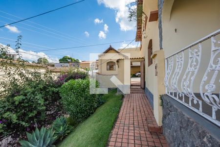 Casa à venda com 232m², 3 quartos e 5 vagasJardim - Entrada