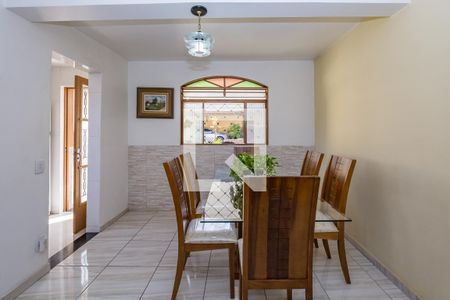 Casa à venda com 232m², 3 quartos e 5 vagasSala 3