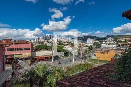 Casa à venda com 232m², 3 quartos e 5 vagasQuarto 2