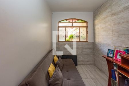 Casa à venda com 232m², 3 quartos e 5 vagasEscritório