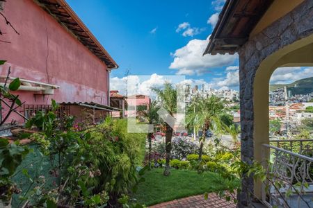 Casa à venda com 232m², 3 quartos e 5 vagasSala 2