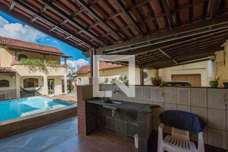 Casa à venda com 232m², 3 quartos e 5 vagasChurrasqueira