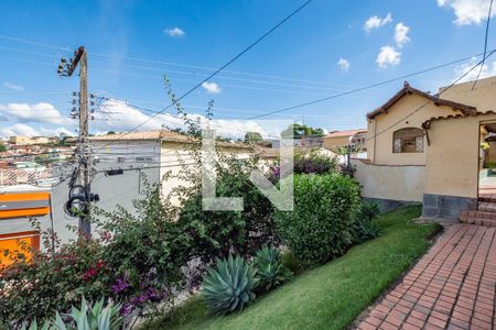 Casa à venda com 232m², 3 quartos e 5 vagasJardim - Entrada