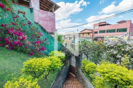 Casa à venda com 232m², 3 quartos e 5 vagasJardim - Entrada