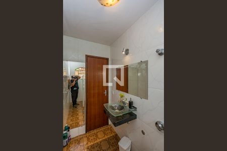 Casa à venda com 232m², 3 quartos e 5 vagasBanheiro Social
