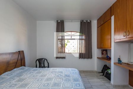 Casa à venda com 232m², 3 quartos e 5 vagasQuarto 2