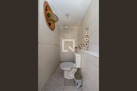 Casa à venda com 232m², 3 quartos e 5 vagasBanheiro Social 2