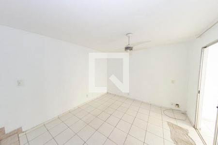 Sala de casa de condomínio para alugar com 2 quartos, 79m² em Oswaldo Cruz, Rio de Janeiro