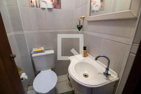 Casa à venda com 220m², 4 quartos e 3 vagas Casa à venda com 220m², 4 quartos e 3 vagasLavabo