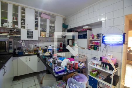 Casa à venda com 220m², 4 quartos e 3 vagas Casa à venda com 220m², 4 quartos e 3 vagasCopa