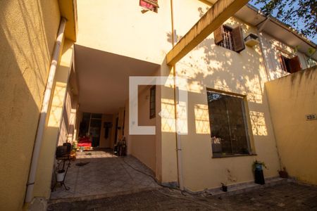 Casa à venda com 220m², 4 quartos e 3 vagas Casa à venda com 220m², 4 quartos e 3 vagasGaragem