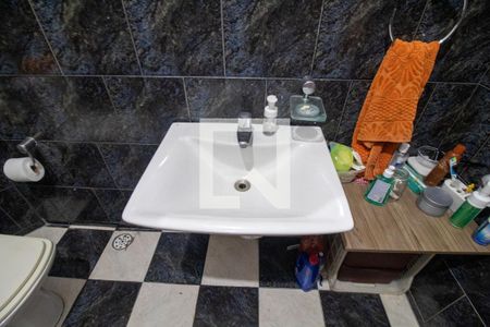 Casa à venda com 220m², 4 quartos e 3 vagas Casa à venda com 220m², 4 quartos e 3 vagasBanheiro