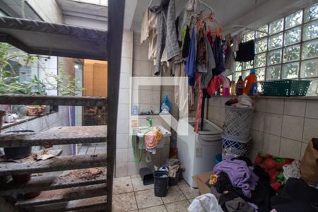 Casa à venda com 220m², 4 quartos e 3 vagas Casa à venda com 220m², 4 quartos e 3 vagasÁrea de Serviço