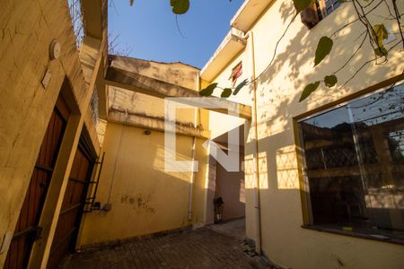 Casa à venda com 220m², 4 quartos e 3 vagas Casa à venda com 220m², 4 quartos e 3 vagasGaragem