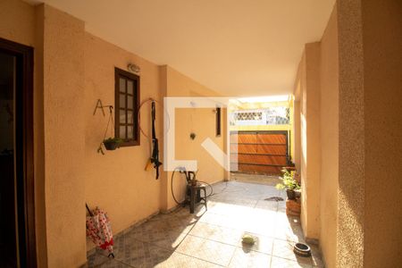 Casa à venda com 220m², 4 quartos e 3 vagas Casa à venda com 220m², 4 quartos e 3 vagasGaragem