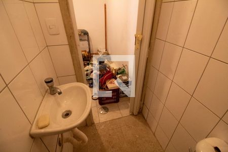 Casa à venda com 220m², 4 quartos e 3 vagas Casa à venda com 220m², 4 quartos e 3 vagasBanheiro de serviço