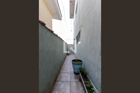 Casa à venda com 210m², 3 quartos e 5 vagas Casa à venda com 210m², 3 quartos e 5 vagasCorredor