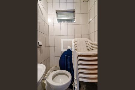 Casa à venda com 210m², 3 quartos e 5 vagas Casa à venda com 210m², 3 quartos e 5 vagasBanheiro de Serviço