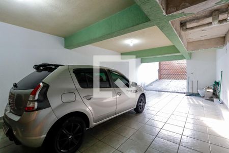 Casa à venda com 210m², 3 quartos e 5 vagas Casa à venda com 210m², 3 quartos e 5 vagasGaragem