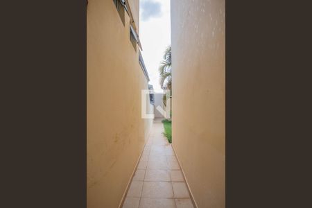 Casa para alugar com 385m², 3 quartos e 4 vagas Casa para alugar com 385m², 3 quartos e 4 vagasCorredor