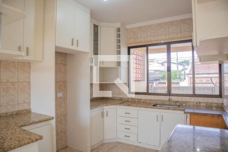 Casa para alugar com 385m², 3 quartos e 4 vagas Casa para alugar com 385m², 3 quartos e 4 vagasCozinha