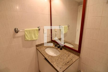 Apartamento para alugar com 188m², 2 quartos e 3 vagasBanheiro Social 2