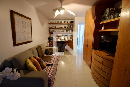 Apartamento para alugar com 188m², 2 quartos e 3 vagasQuarto