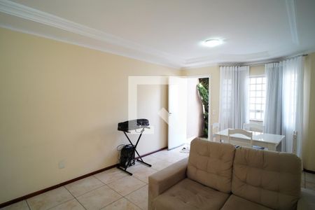 Sala de casa de condomínio para alugar com 3 quartos, 127m² em Jardim Guadalajara, Sorocaba