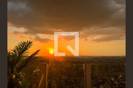 Apartamento à venda com 235m², 3 quartos e 3 vagas Apartamento à venda com 235m², 3 quartos e 3 vagasVista