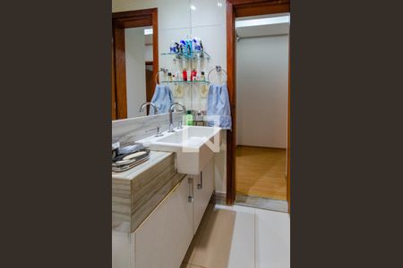 Apartamento à venda com 235m², 3 quartos e 3 vagas Apartamento à venda com 235m², 3 quartos e 3 vagasBanheiro