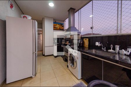Apartamento à venda com 235m², 3 quartos e 3 vagas Apartamento à venda com 235m², 3 quartos e 3 vagasÁrea gourmet