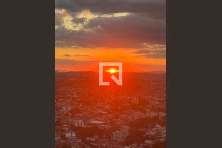 Apartamento à venda com 235m², 3 quartos e 3 vagas Apartamento à venda com 235m², 3 quartos e 3 vagasVista